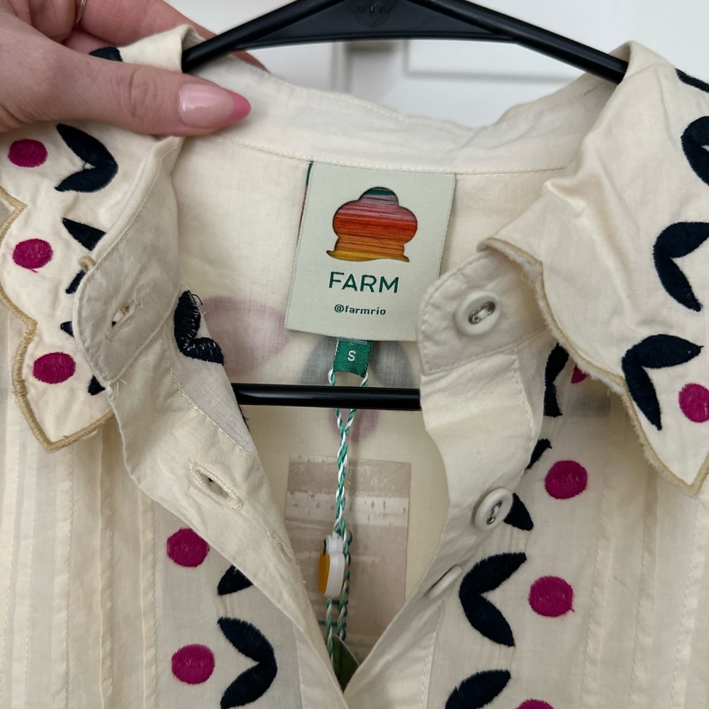 New Farm Rio Palms Paradise Sand Embroidery Blouse - Picture 3 of 9